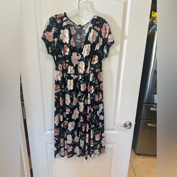 Torrid women’s black floral Midi Studio Knit Button-Front Skater Dress plus sz 1 - Picture 2 of 8